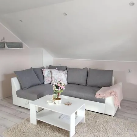 Veronika's House Je Prijeten, Miren Apartma V Naravi, Blizu Mesta Celje