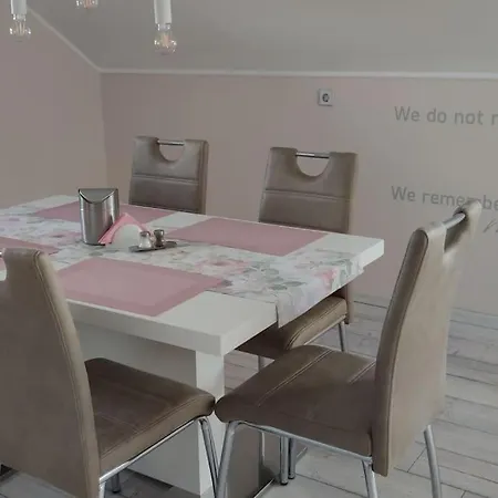 Veronika's House Je Prijeten, Miren Apartma V Naravi, Blizu Mesta Appartement Celje