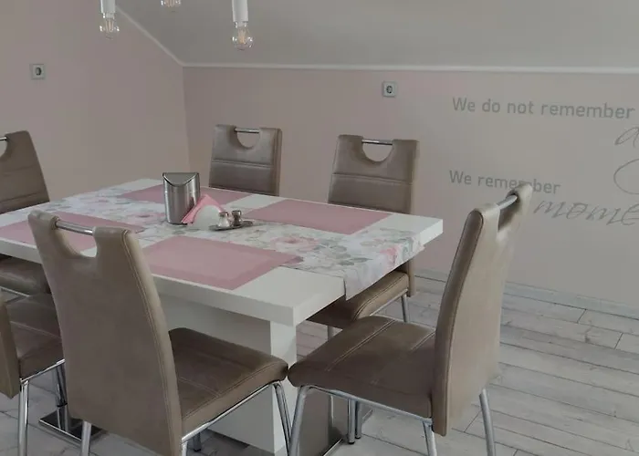 Veronika's House Je Prijeten, Miren Apartma V Naravi, Blizu Mesta 公寓 采列