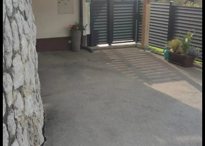 Veronika's House Je Prijeten, Miren Apartma V Naravi, Blizu Mesta